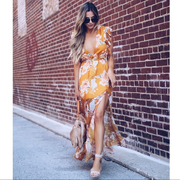 Almost gone! Mustard floral chiffon maxi dress - Picture 2 of 3